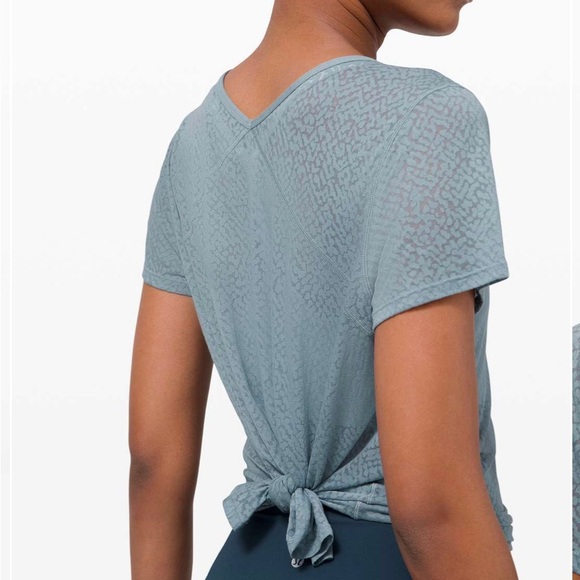 Lululemon loop around tee - Picture 3 of 4
